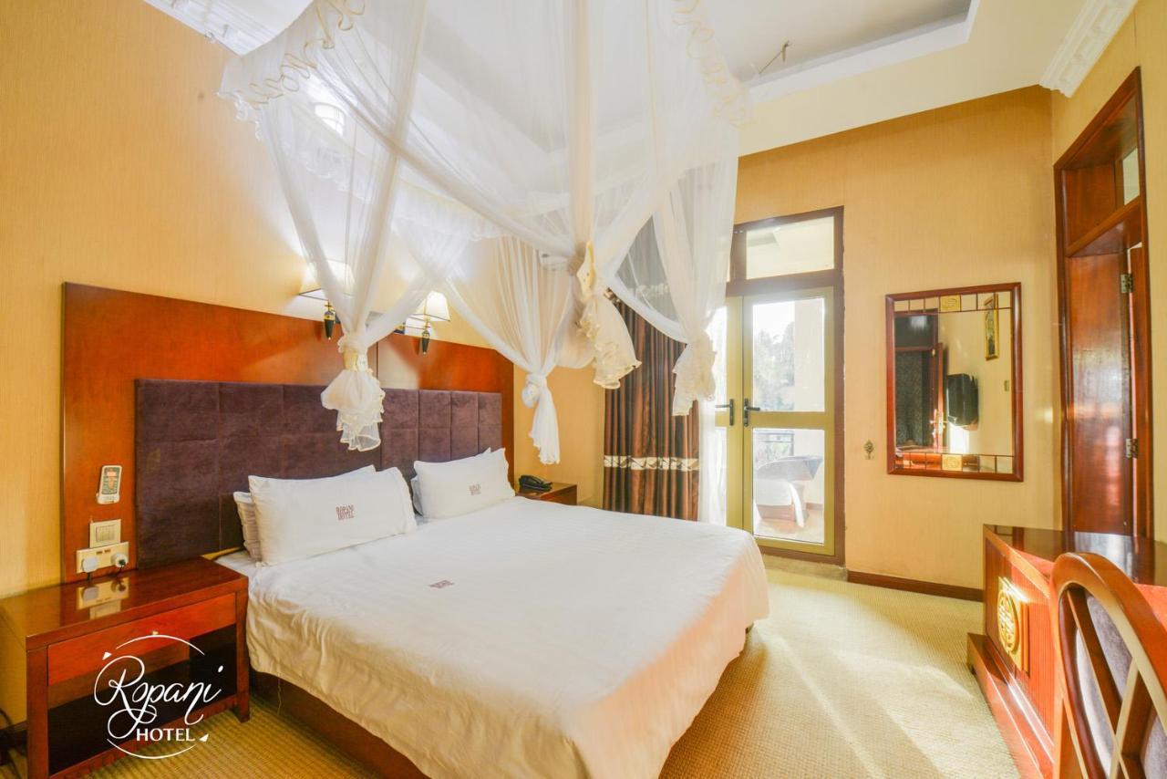 Ropani Hotel Kitende Exterior photo