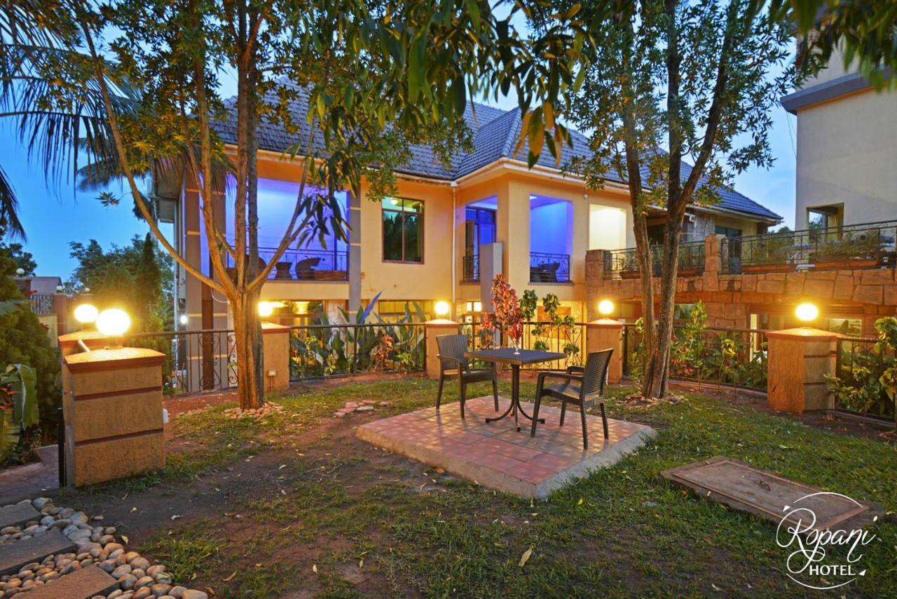 Ropani Hotel Kitende Exterior photo