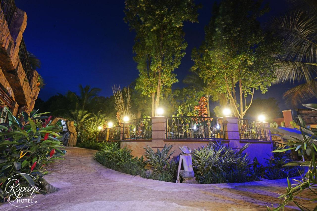 Ropani Hotel Kitende Exterior photo