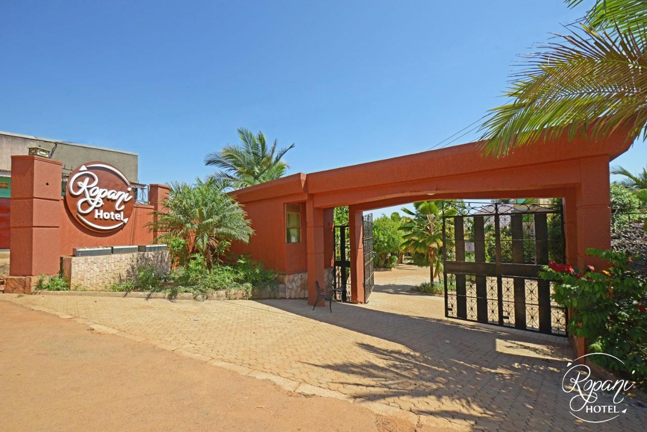 Ropani Hotel Kitende Exterior photo