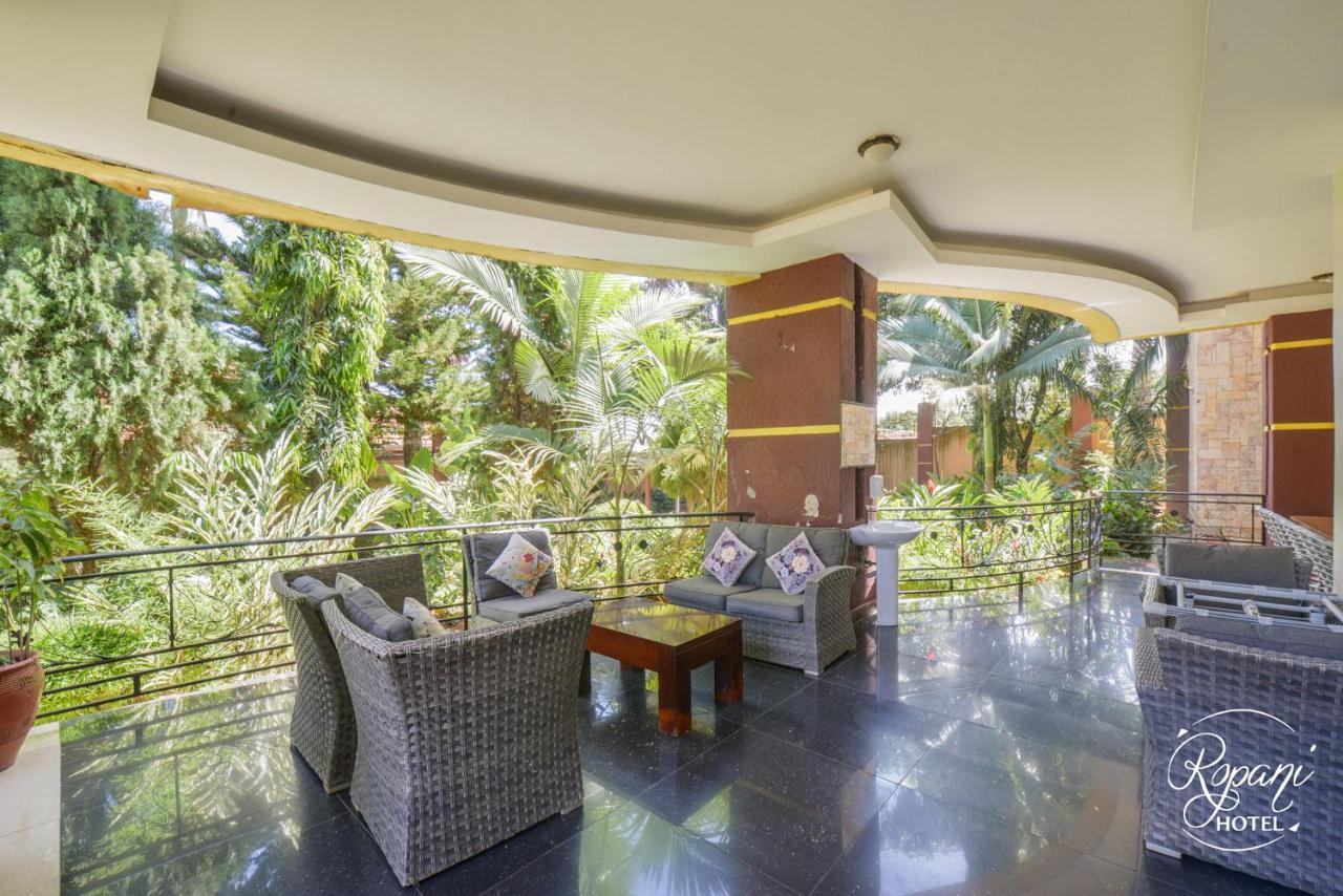 Ropani Hotel Kitende Exterior photo