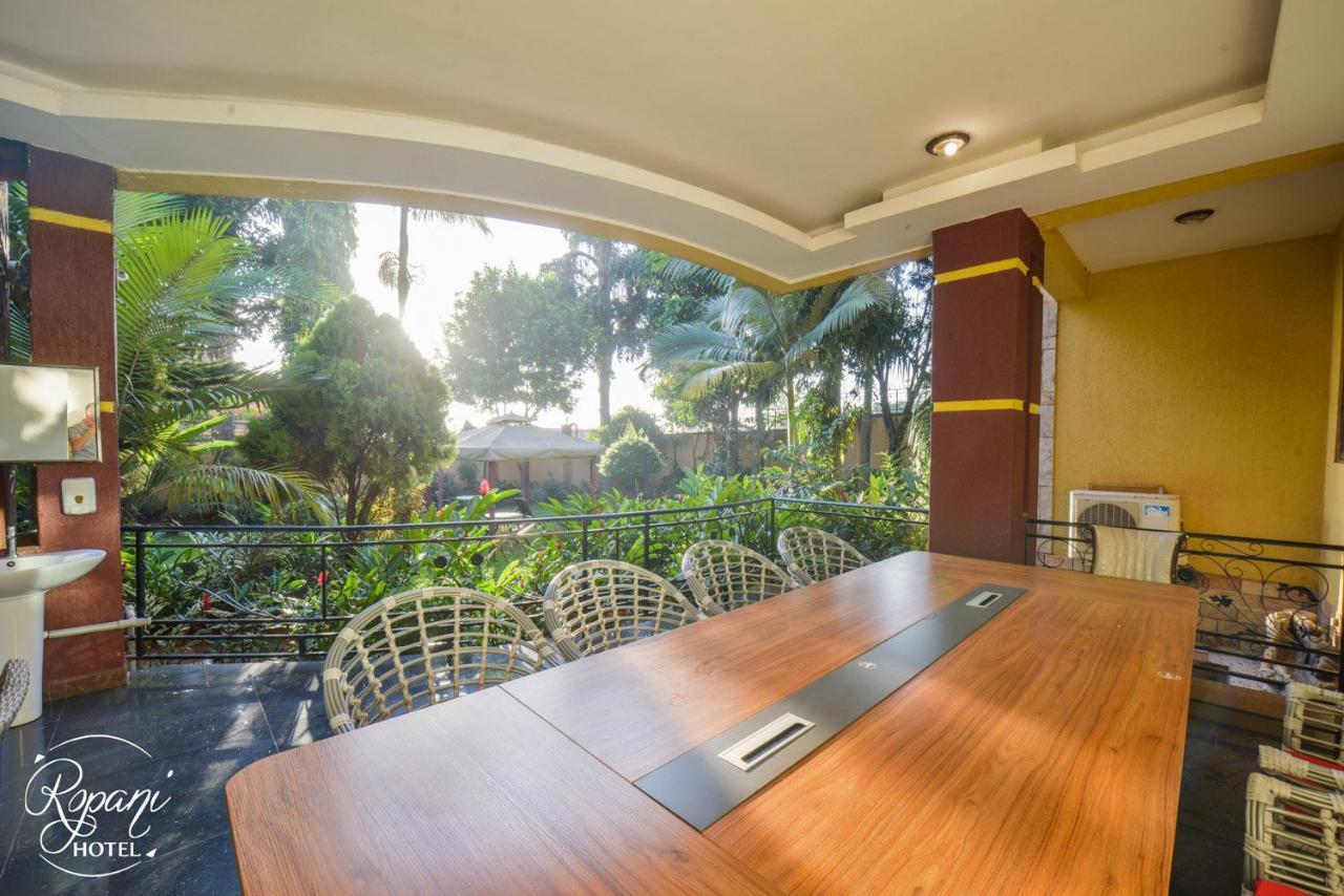 Ropani Hotel Kitende Exterior photo